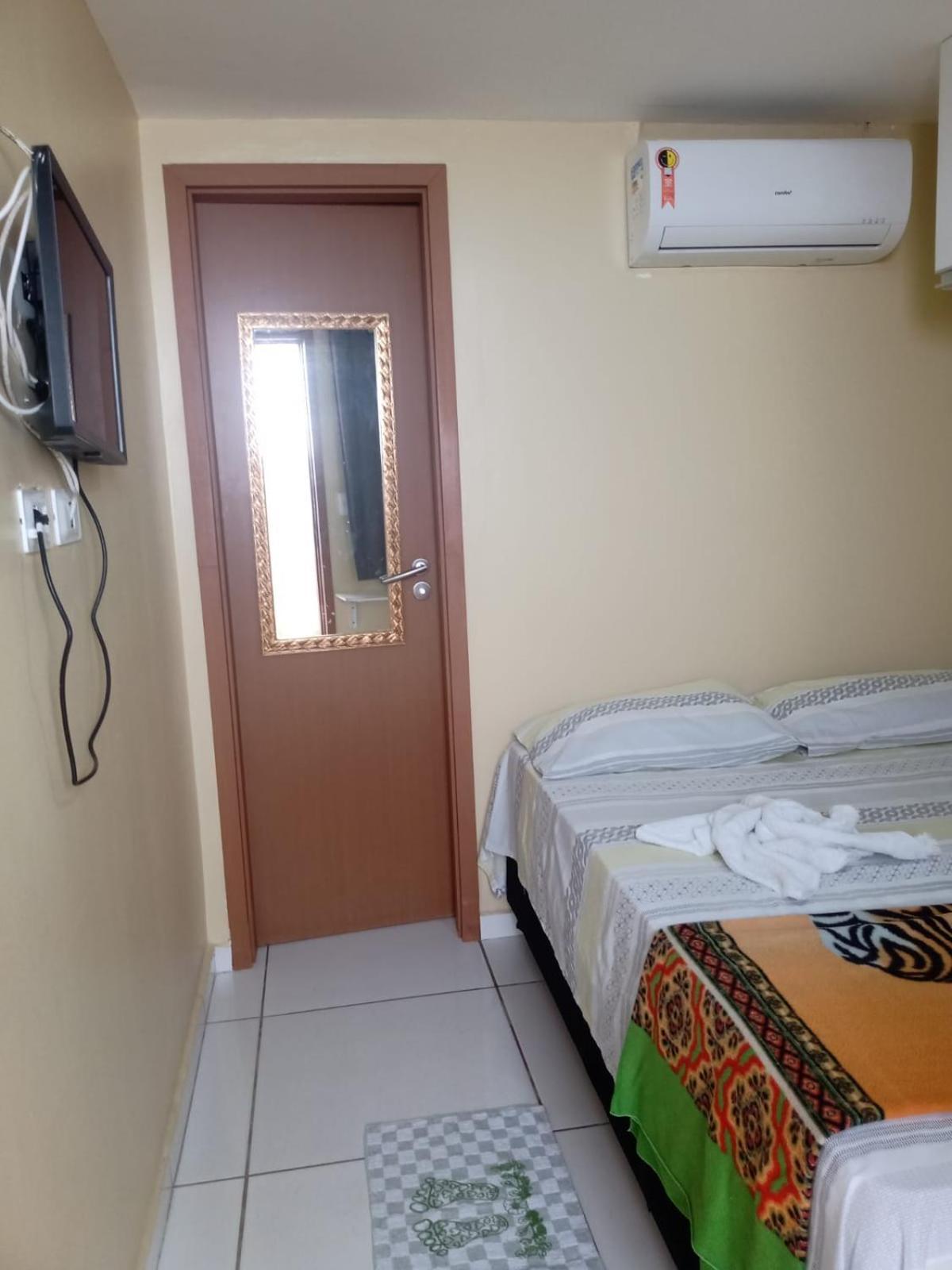 Suite 100M Da Praia De Порту-де-Галиньяш Экстерьер фото